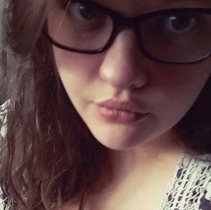 Meet your Posher, Lyra